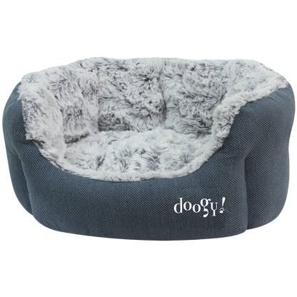 Soft oval basket with faux fur